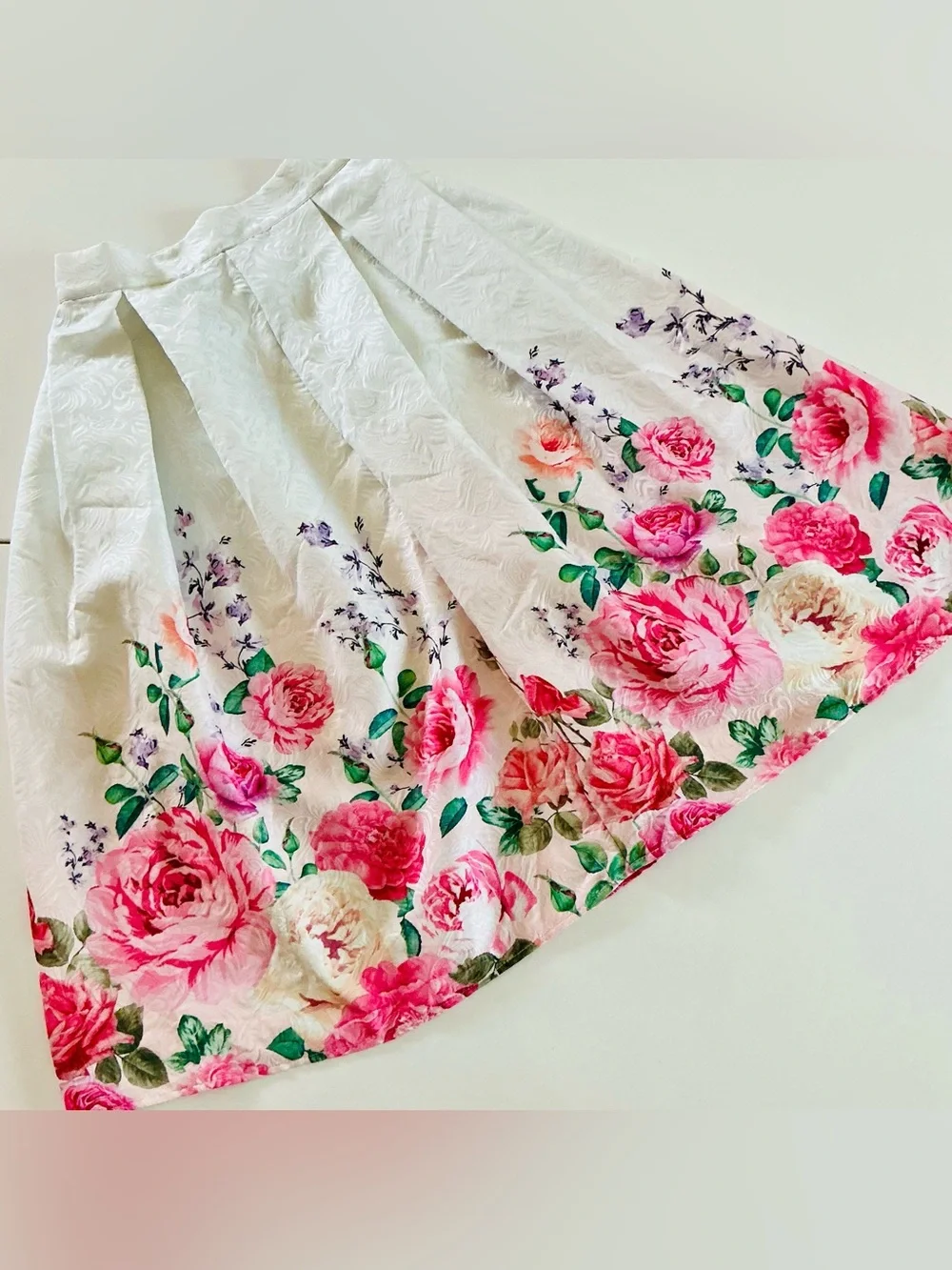 SHEIN L Belle Boxy Pleated Floral Jacquard White Circle Skirt  Floral Bouquet